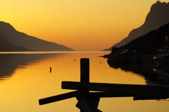 A Beautiful Midnightsun Tour from Tromsø with eco-friendly Tesla Model X / Y