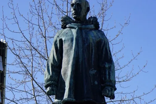 Statue av Roald Amundsen