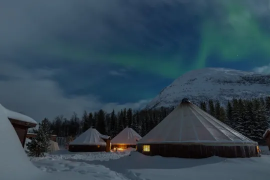 Nordlys over lavvoene