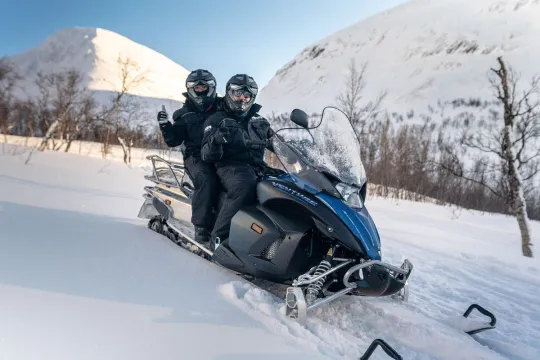 Snøskuter på Camp Tamok