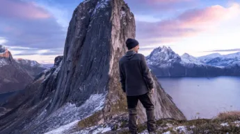 Senja tidlig på vinteren, på Hesten med utsikt mot Segla