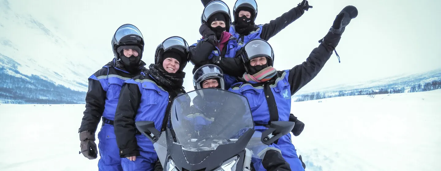 Snøscootersafari i fantastiske Lyngenalps